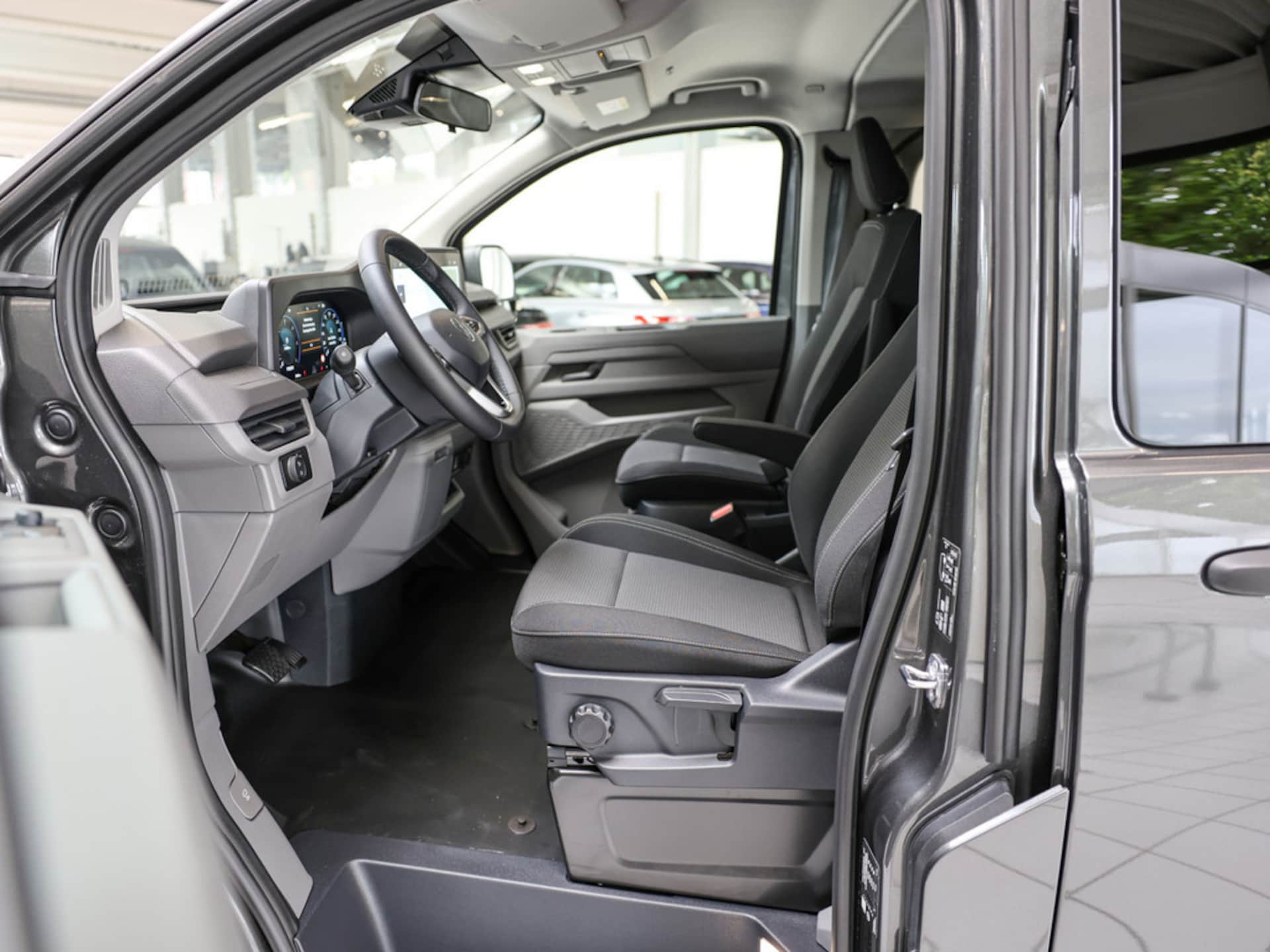 Volkswagen Caravelle langer Radstand Basis-Modell