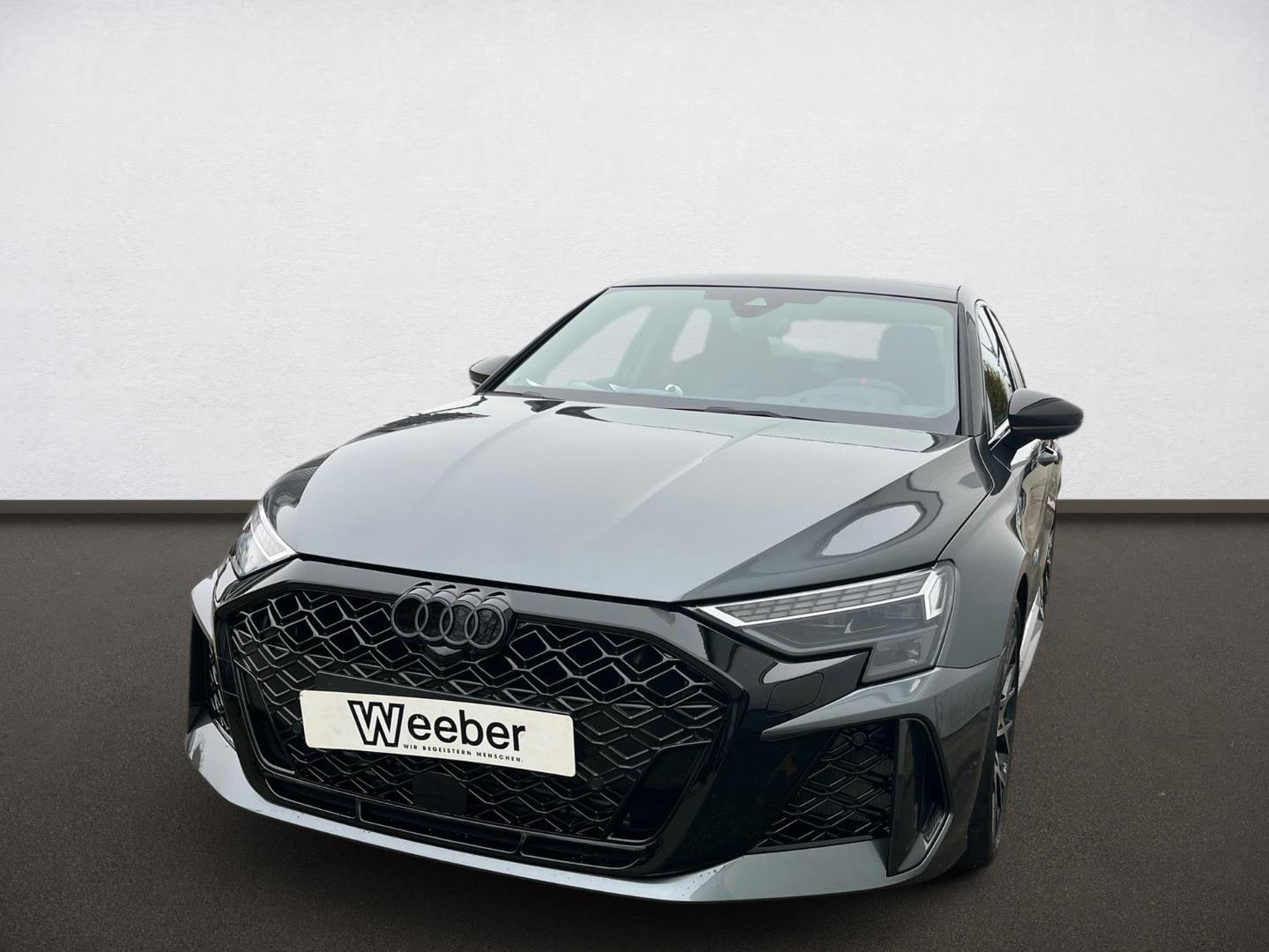Bild über Audi RS 3 Limousine TFSI quattro S tronic - für weitere Informationen kontaktieren Sie den Audi Partner