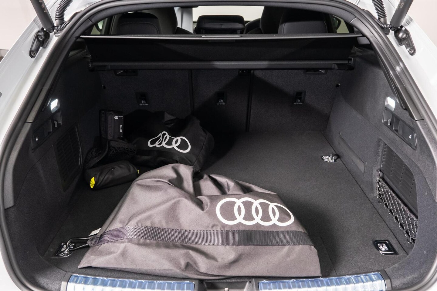 Image about Audi A5 Avant TFSI e e-hybrid quattro 270 kW S tronic