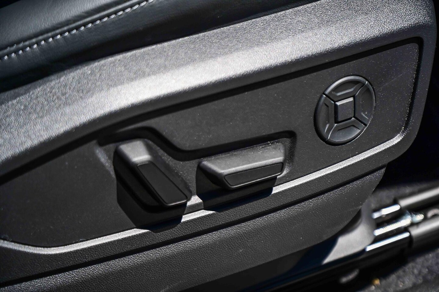Image about Audi Q5 SUV TDI quattro 150 kW sport