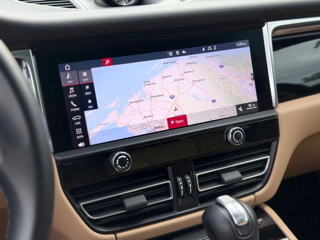 2025 Porsche Macan Base - Photo 20