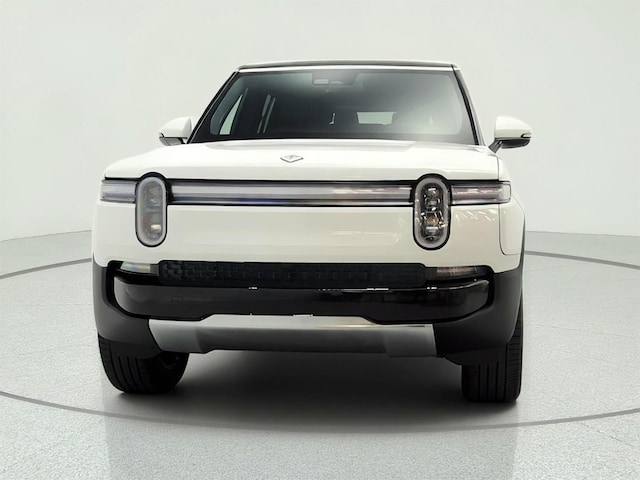 2025 Rivian R1S