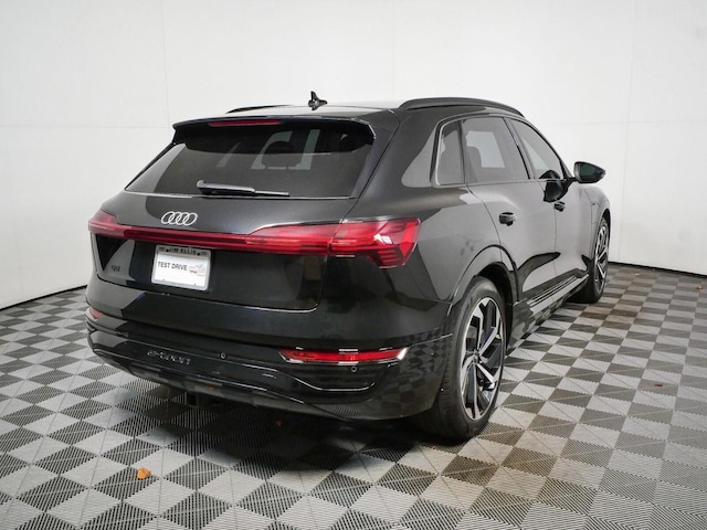 2024 Audi Q8 e-tron