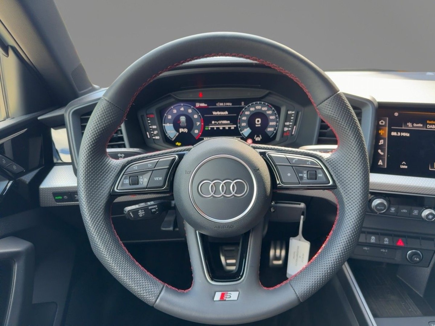 Bild über Audi A1 Sportback S line 25 TFSI S tronic - für weitere Informationen kontaktieren Sie den Audi Partner