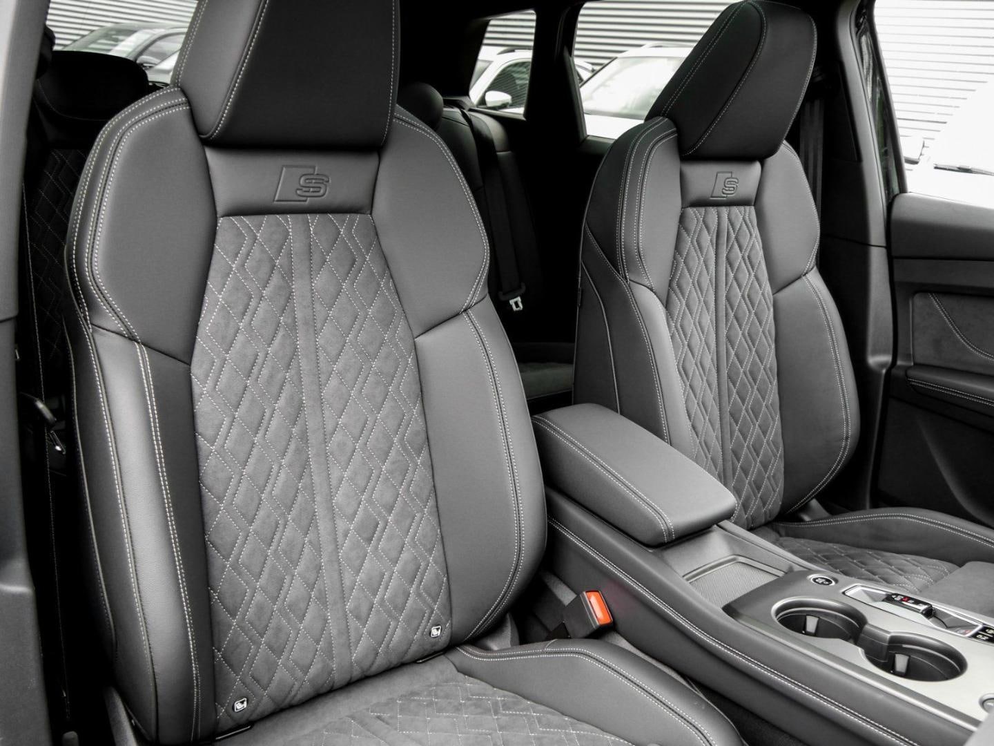Bild über Audi Q4 SUV e-tron e-tron quattro 220 kW - für weitere Informationen kontaktieren Sie den Audi Partner