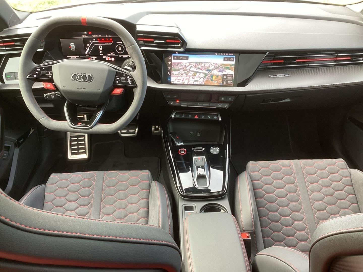 Bild über Audi RS 3 Sportback TFSI quattro 294 kW S tronic - für weitere Informationen kontaktieren Sie den Audi Partner