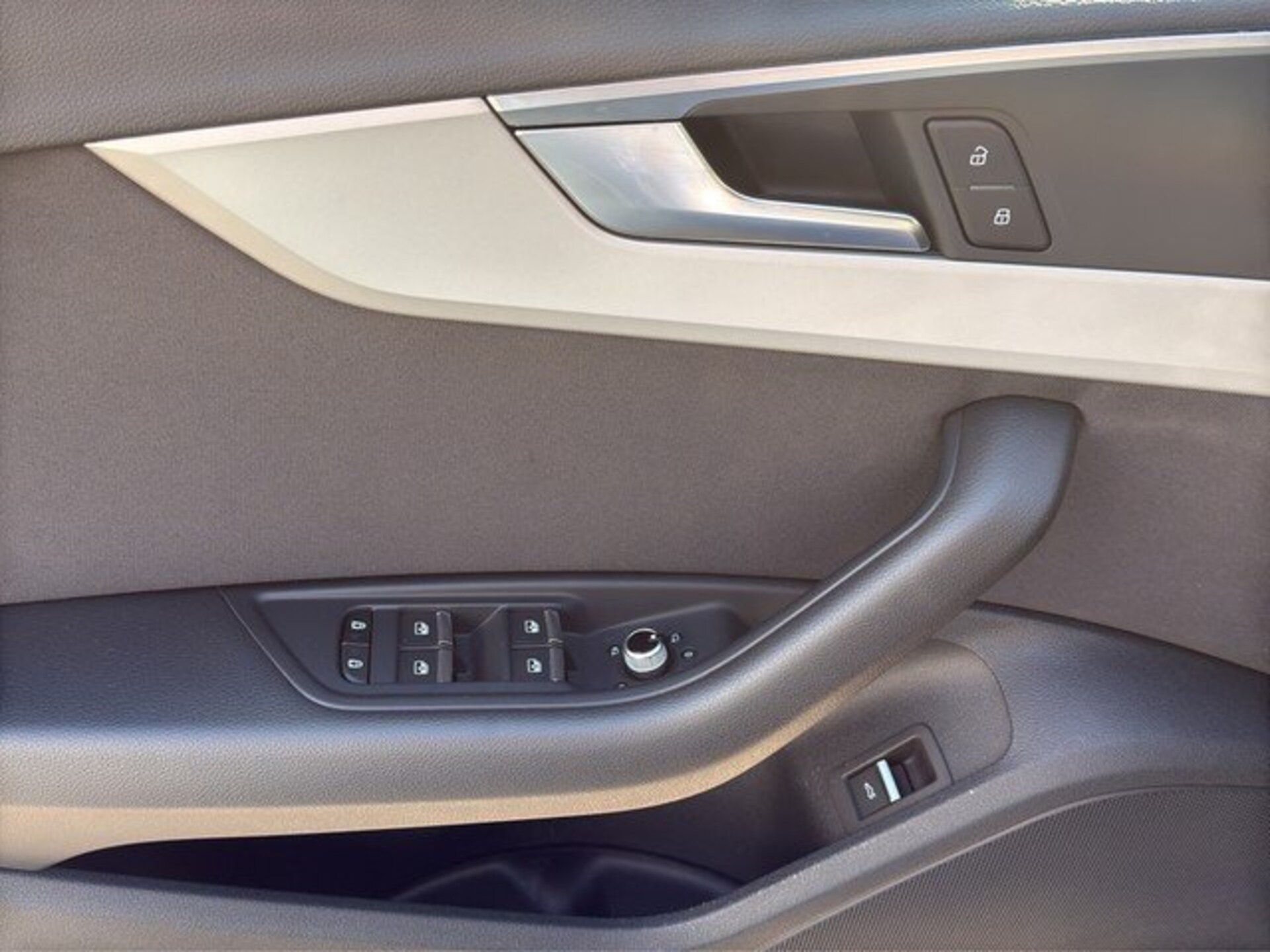 Audi A4 Avant S line