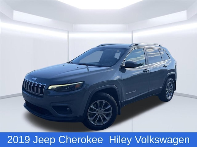 Photo of 2019 Jeep Cherokee 