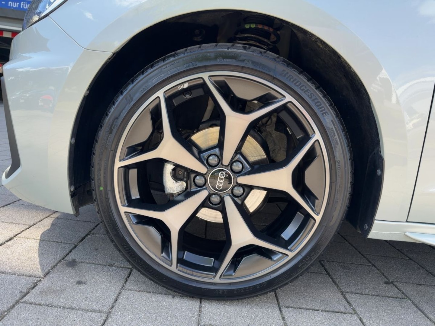 Bild über Audi A1 Sportback S line 25 TFSI S tronic - für weitere Informationen kontaktieren Sie den Audi Partner