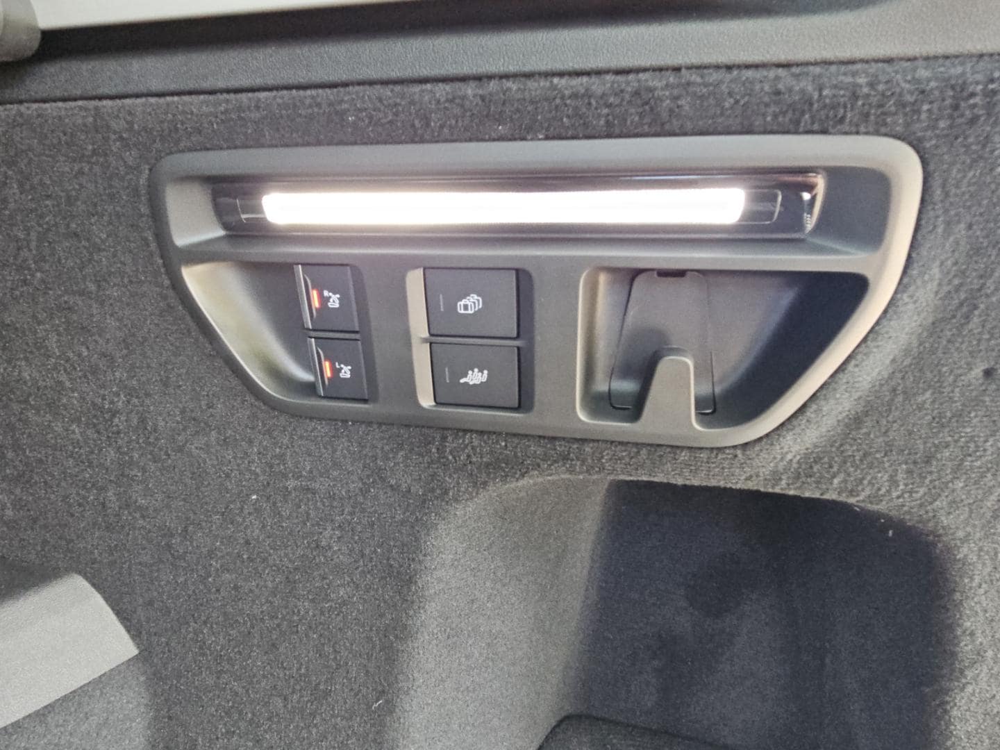 Bild über Audi Q7 SUV TDI quattro 220 kW tiptronic - für weitere Informationen kontaktieren Sie den Audi Partner