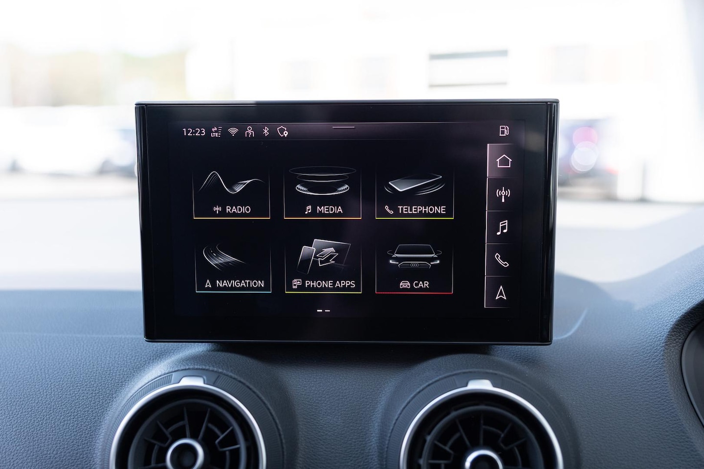 Image about Audi Q2 35 TFSI S tronic