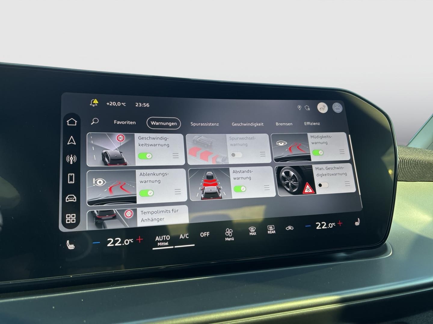 Bild über Audi Q3 SUV TFSI 110 kW S tronic - für weitere Informationen kontaktieren Sie den Audi Partner