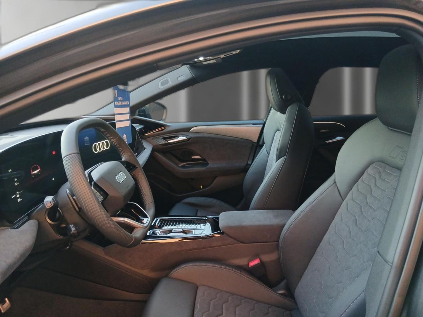 Bild über Audi A6 Avant e-tron e-tron - für weitere Informationen kontaktieren Sie den Audi Partner