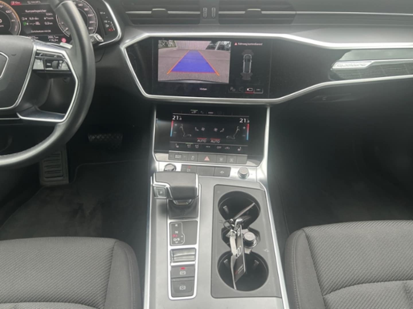 Bild über - für weitere Informationen kontaktieren Sie den Audi Partner