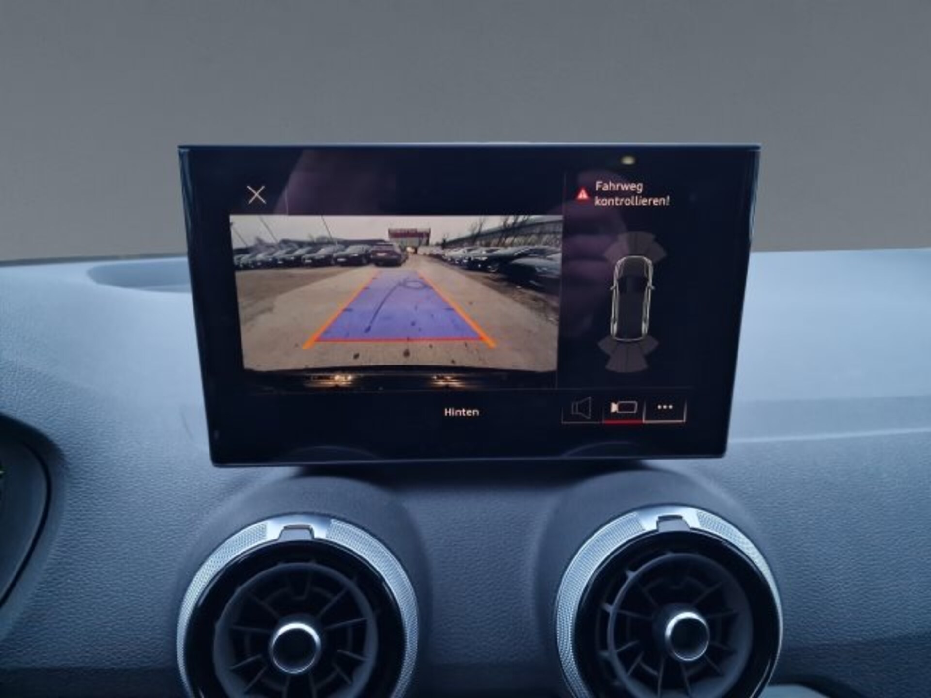 Audi Q2 S line