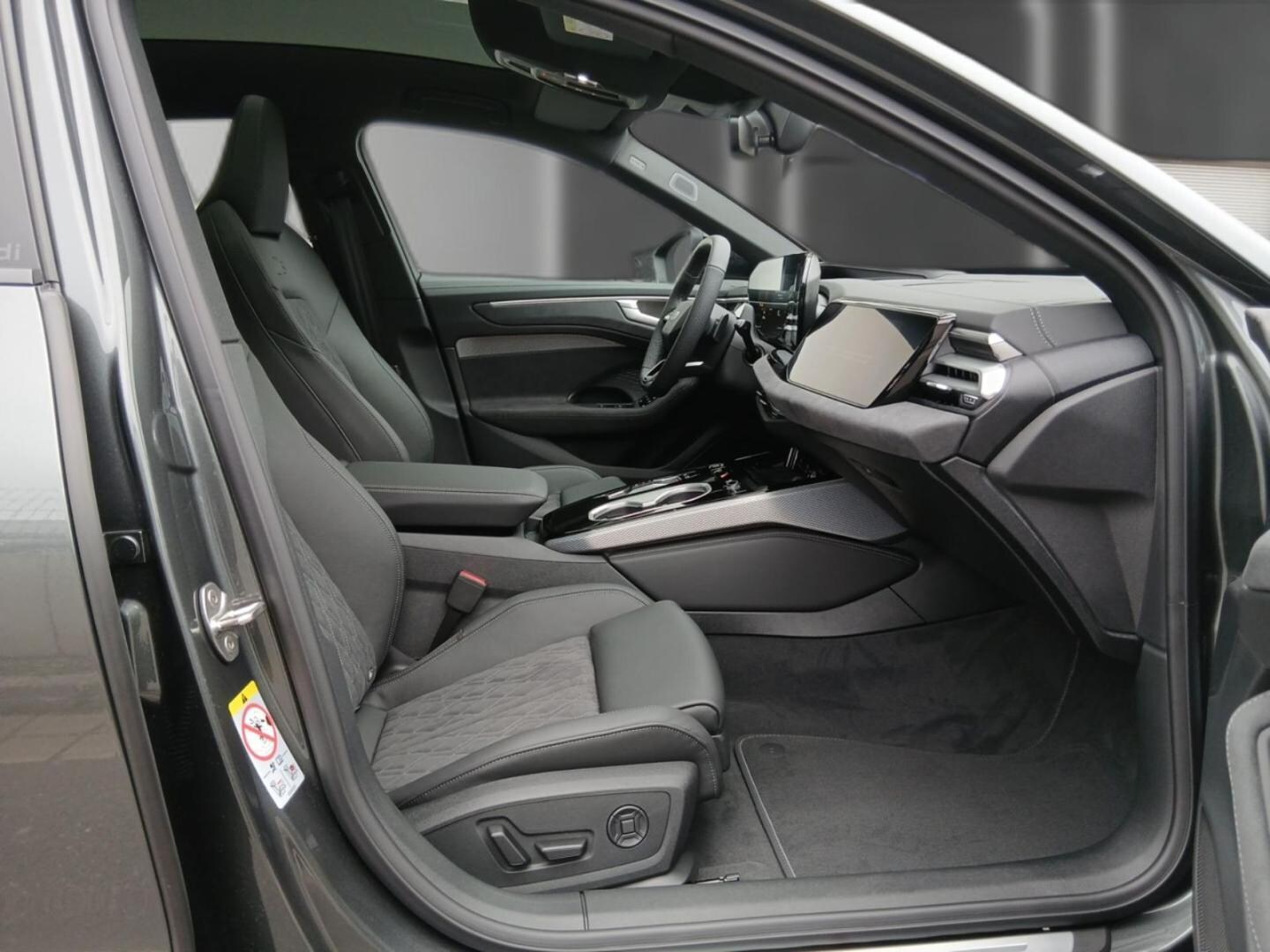 Bild über Audi A6 Avant edition one TDI quattro 220 kW S tronic - für weitere Informationen kontaktieren Sie den Audi Partner