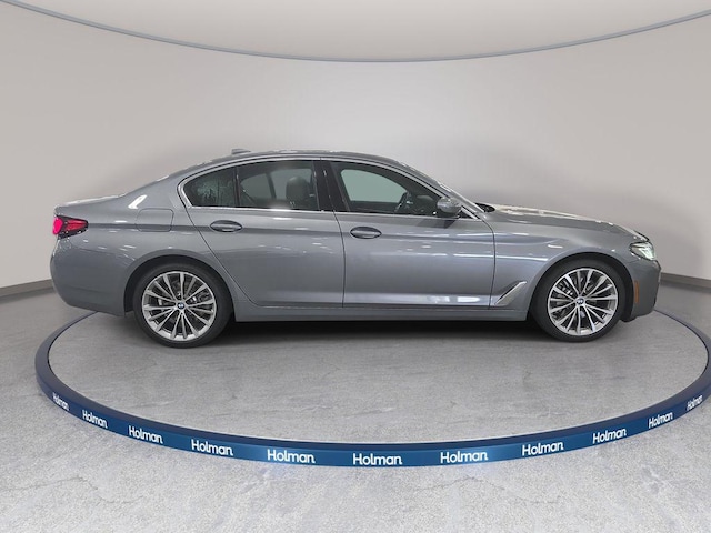 2023 BMW 530