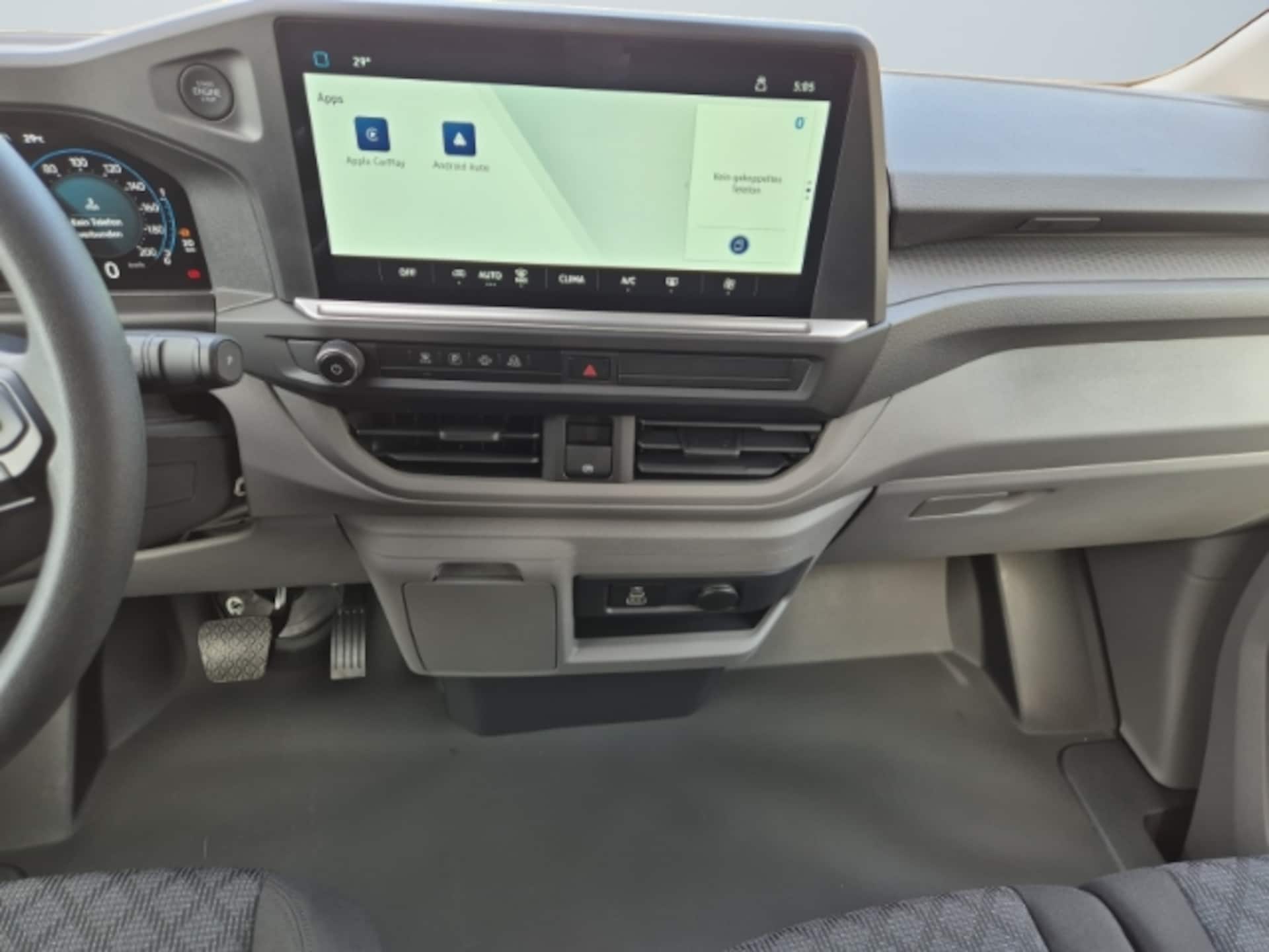 Volkswagen Transporter Kombi langer Radstand