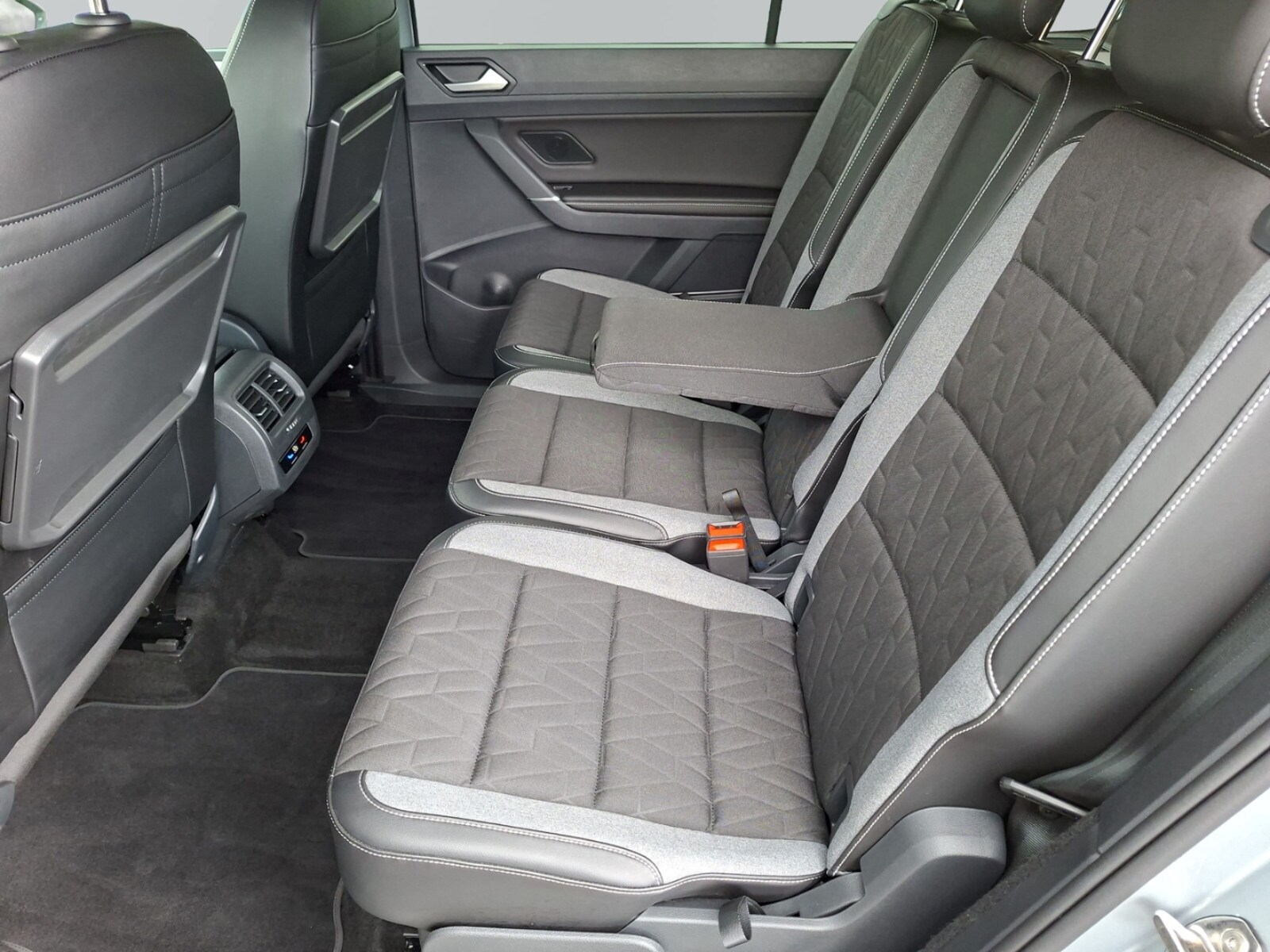 Volkswagen Touran – Bild 12