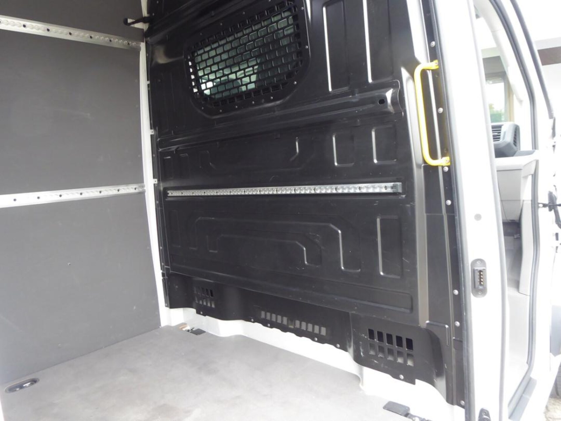 Volkswagen Crafter Kasten mittlerer Radstand