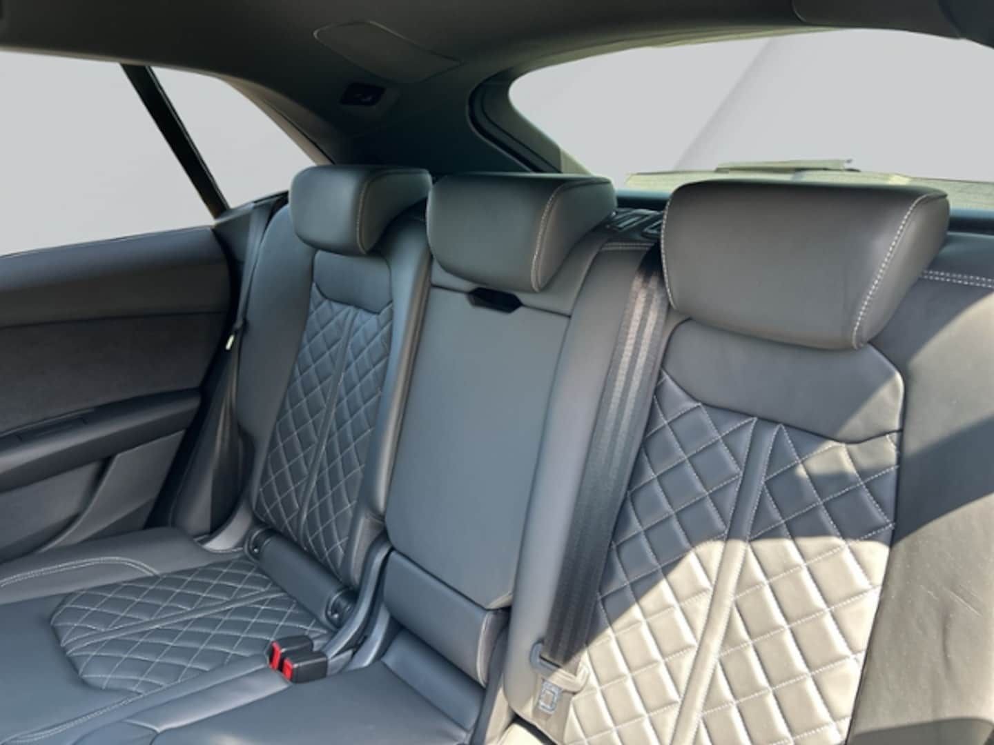 Bild über Audi SQ8 competition plus TFSI quattro tiptronic - für weitere Informationen kontaktieren Sie den Audi Partner