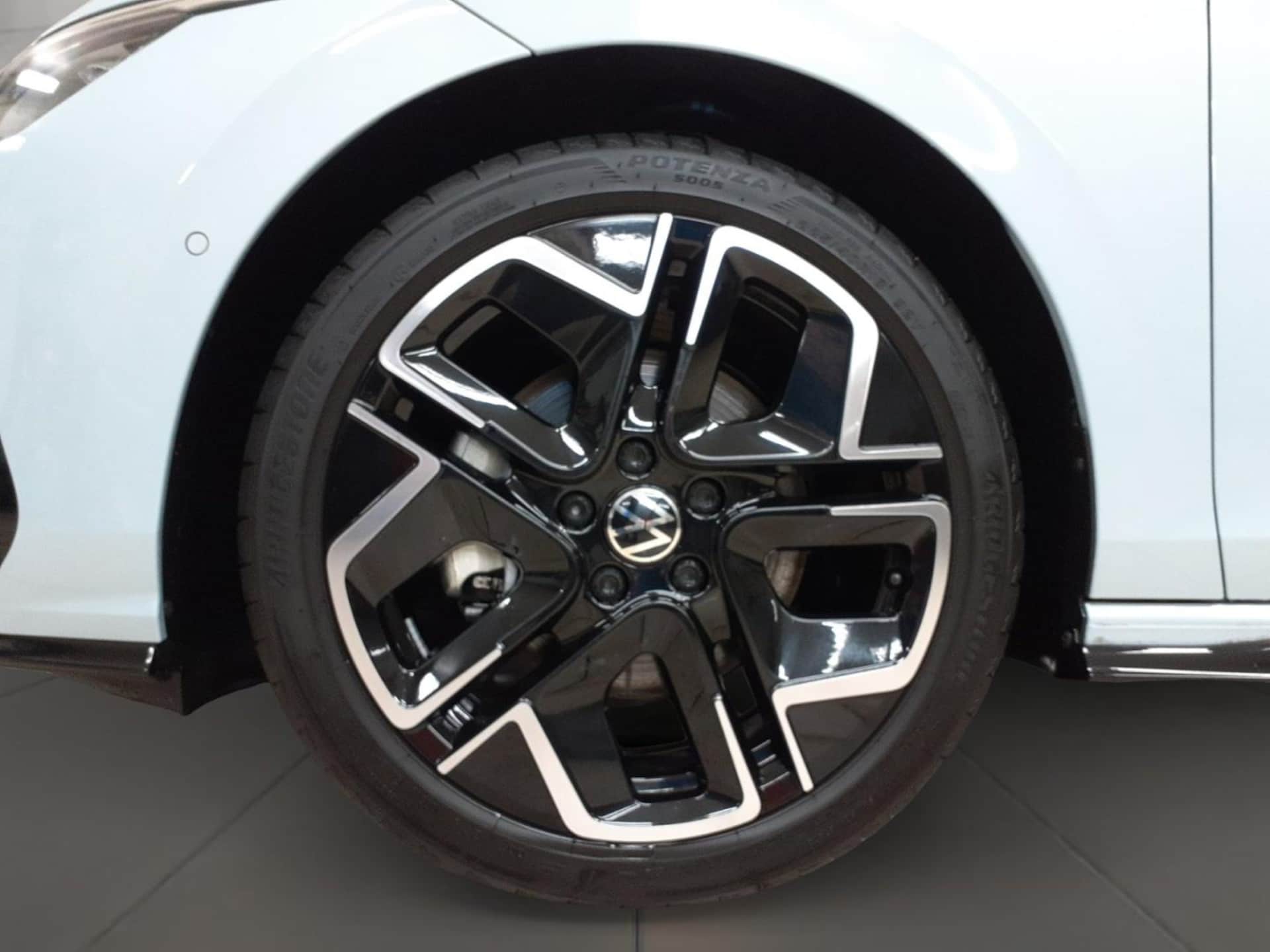 Volkswagen Golf Variant R-Line