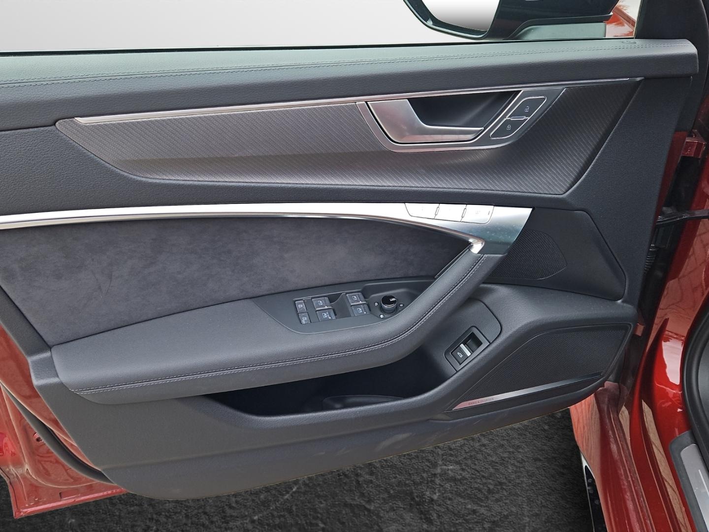 Bild über Audi RS 6 Avant TFSI quattro tiptronic - für weitere Informationen kontaktieren Sie den Audi Partner