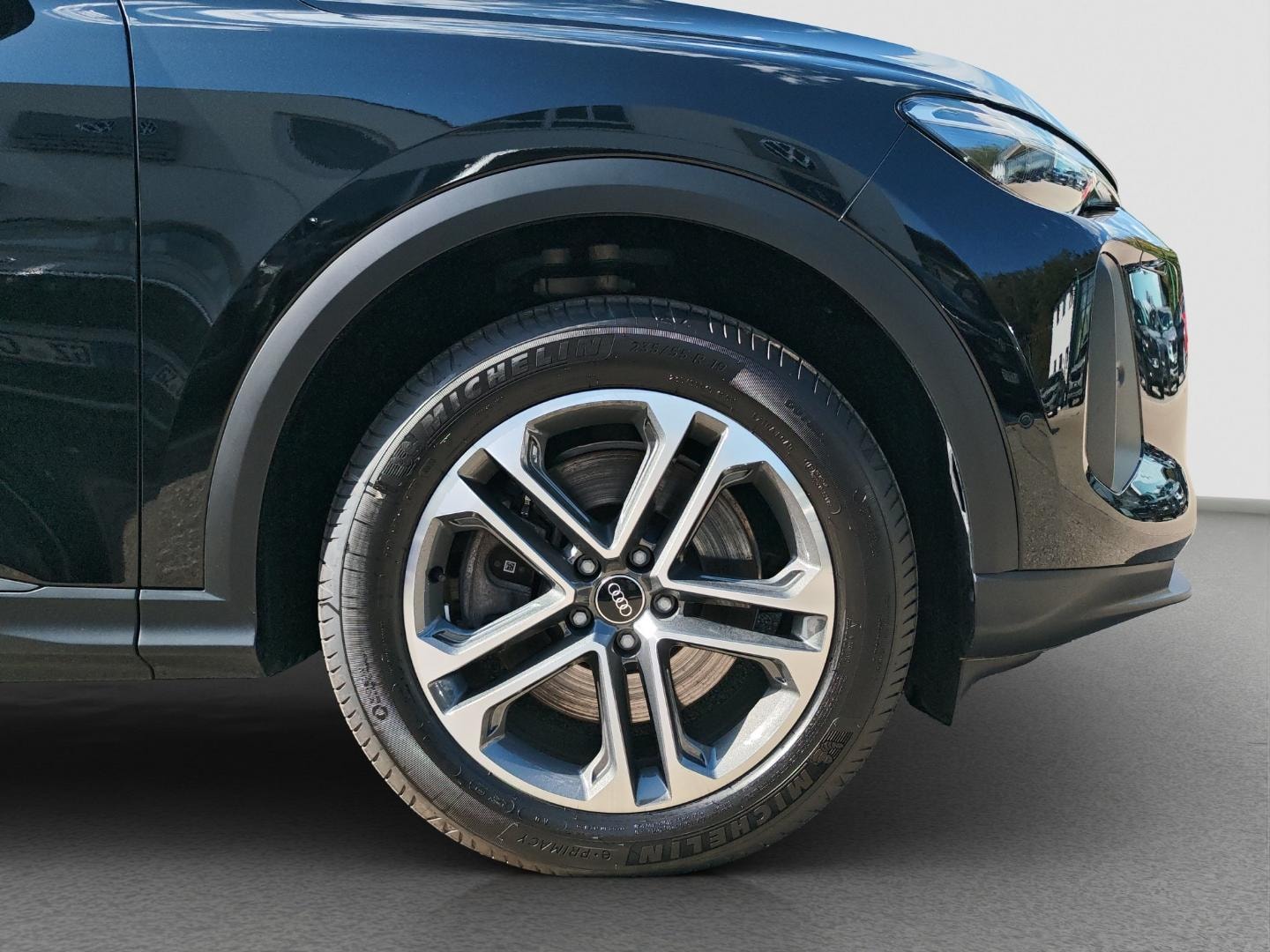 Bild über Audi Q5 SUV TDI quattro 150 kW S tronic - für weitere Informationen kontaktieren Sie den Audi Partner