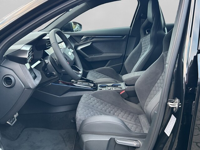 Image about Audi RS 3 Limousine TFSI quattro S tronic