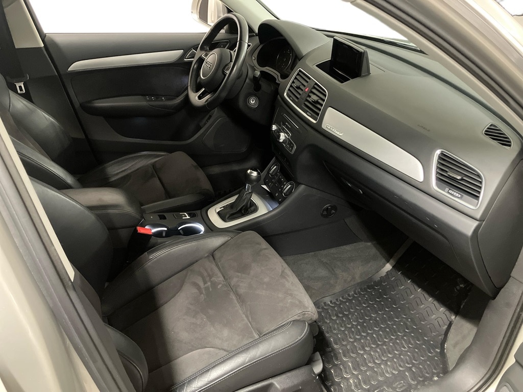 Bild som visar Audi Q3 Q3 2.0 TDI quattro 150 hk S tronic - för mer information kontakta din Audi Partner