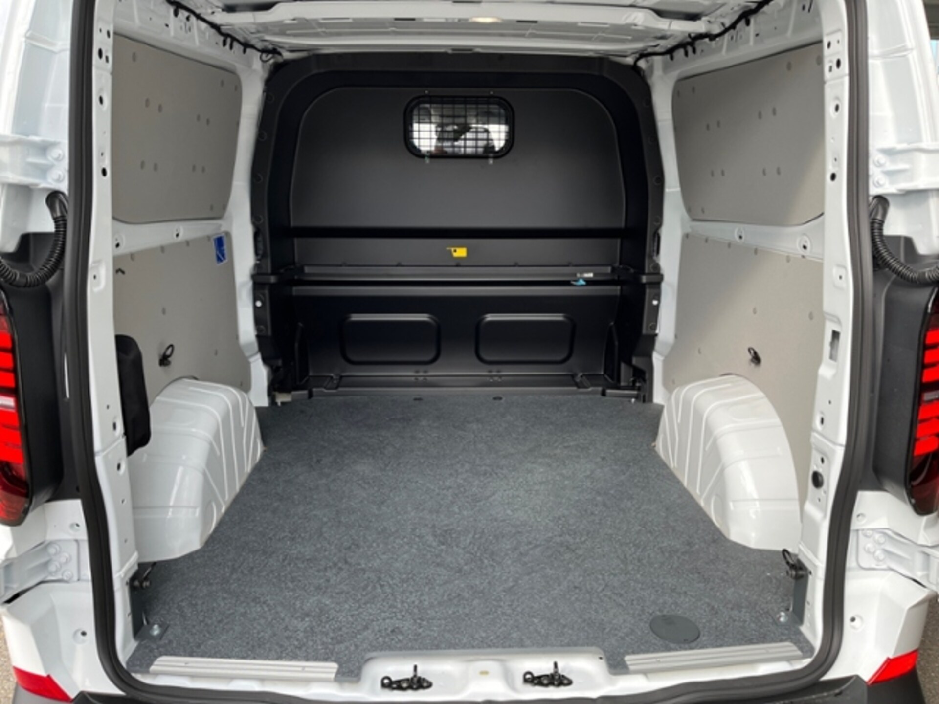 Volkswagen Transporter Kasten langer Radstand Plus