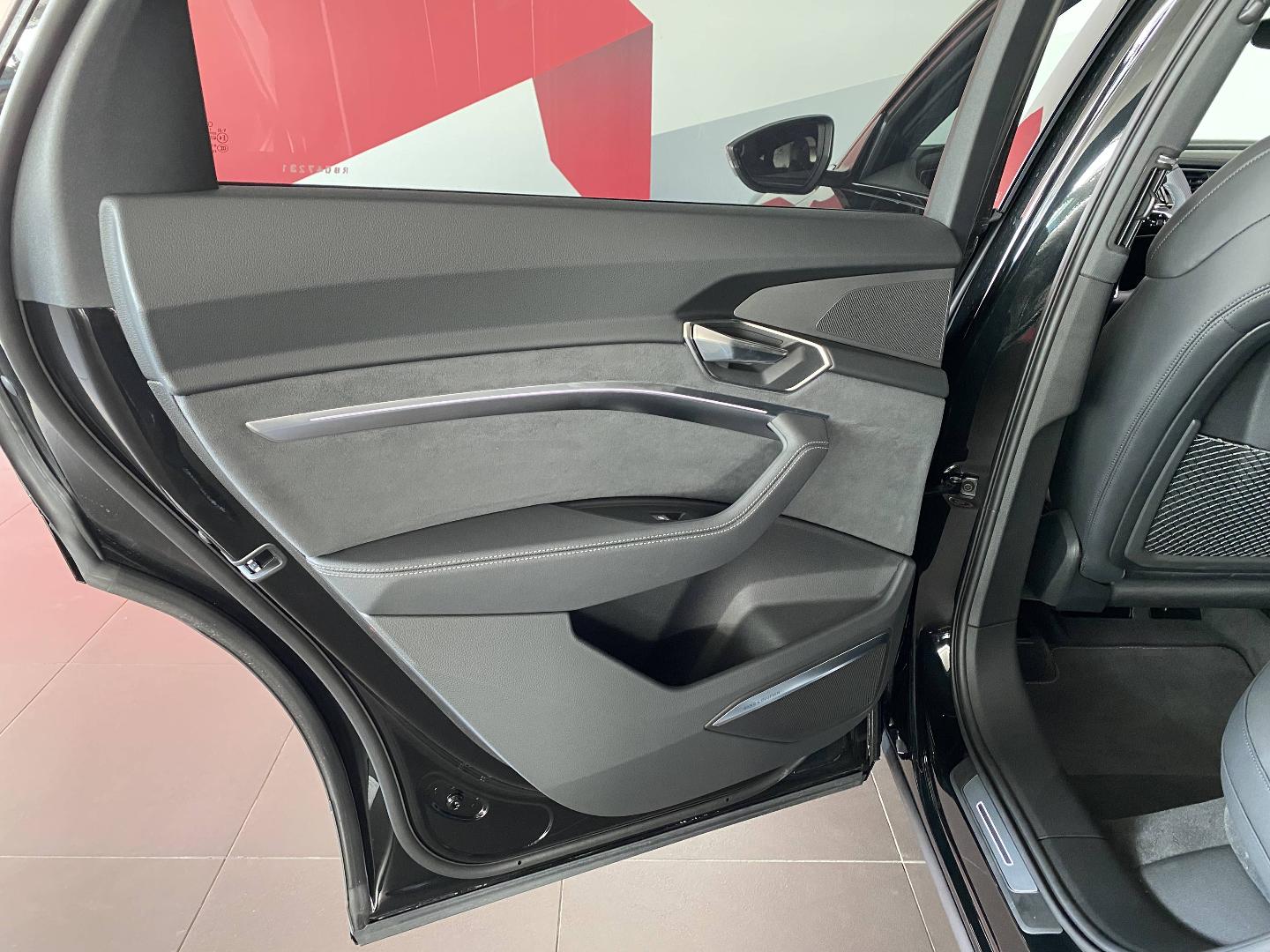 Image about Audi SQ8 Sportback e-tron SQ8 Sportback e-tron 370,00 kW