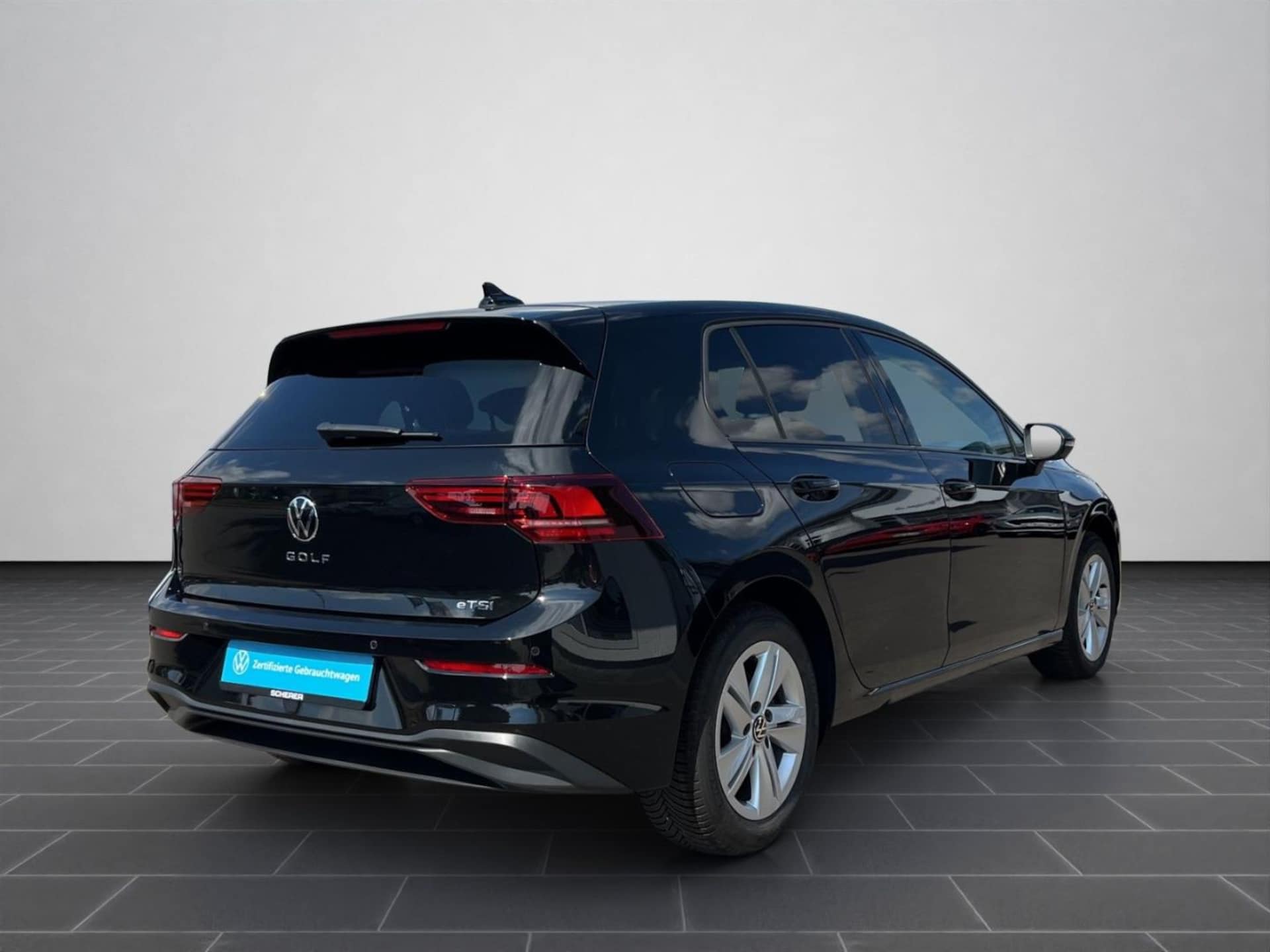 Volkswagen Golf Life
