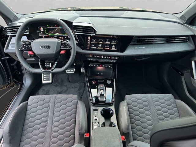Image about Audi RS 3 Limousine TFSI quattro S tronic