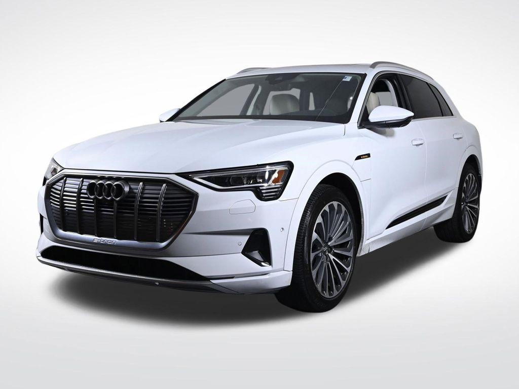 2019 Audi e-tron Prestige's photo