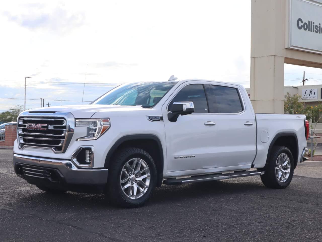 2022 GMC Sierra 4WD Crew Cab Short Box SLT's photo