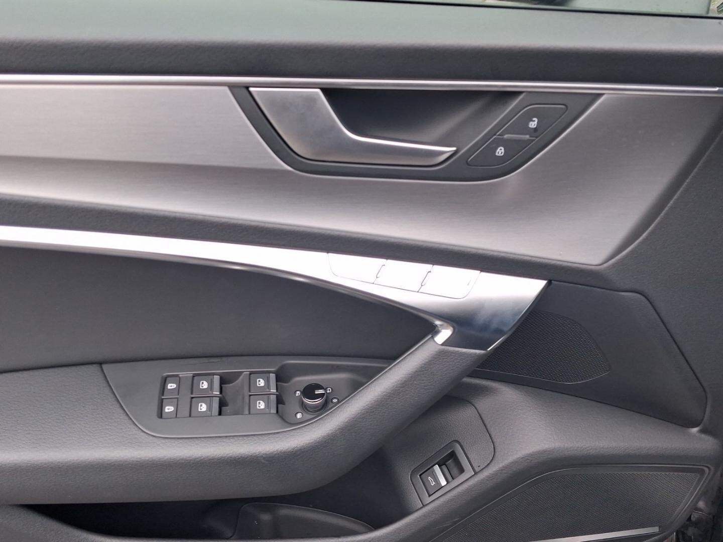 Bild über Audi S6 Avant TDI quattro tiptronic - für weitere Informationen kontaktieren Sie den Audi Partner