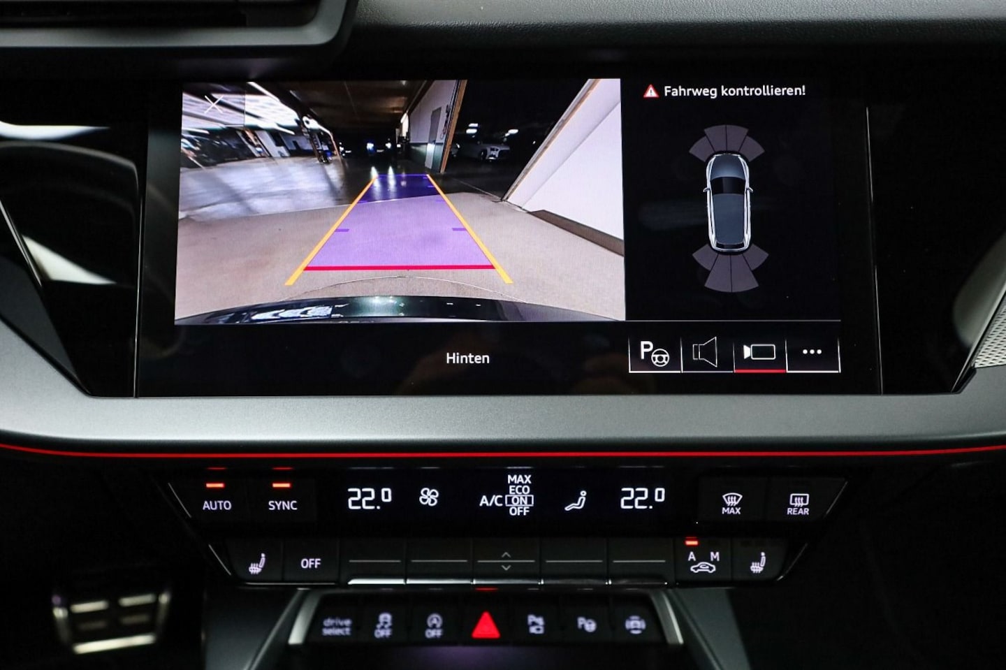 Bild über Audi S3 Sportback TFSI quattro S tronic - für weitere Informationen kontaktieren Sie den Audi Partner