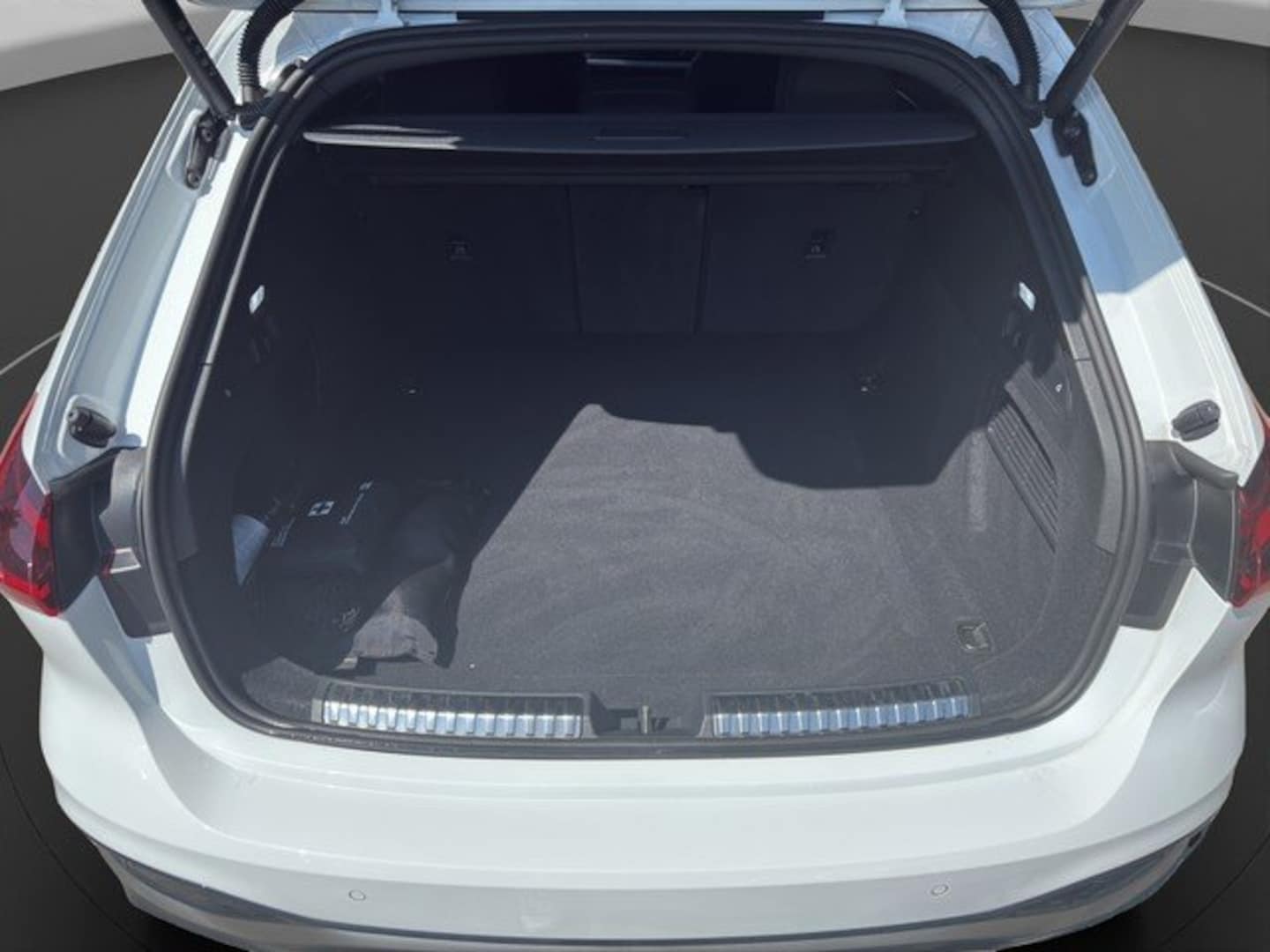 Bild über Audi A5 Avant TDI quattro 150 kW S tronic - für weitere Informationen kontaktieren Sie den Audi Partner
