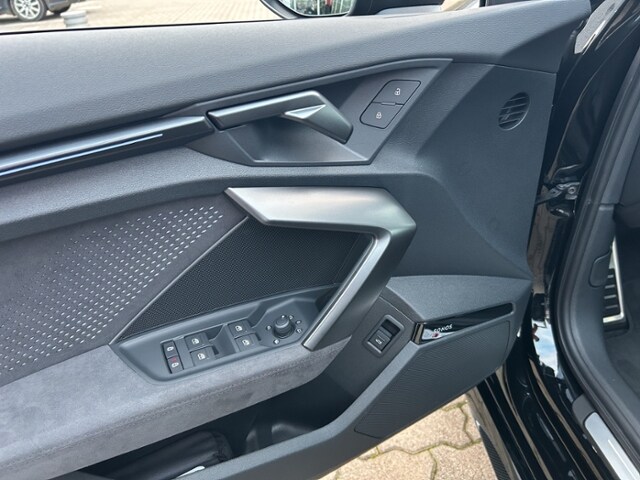 Image about Audi RS 3 Limousine TFSI quattro S tronic
