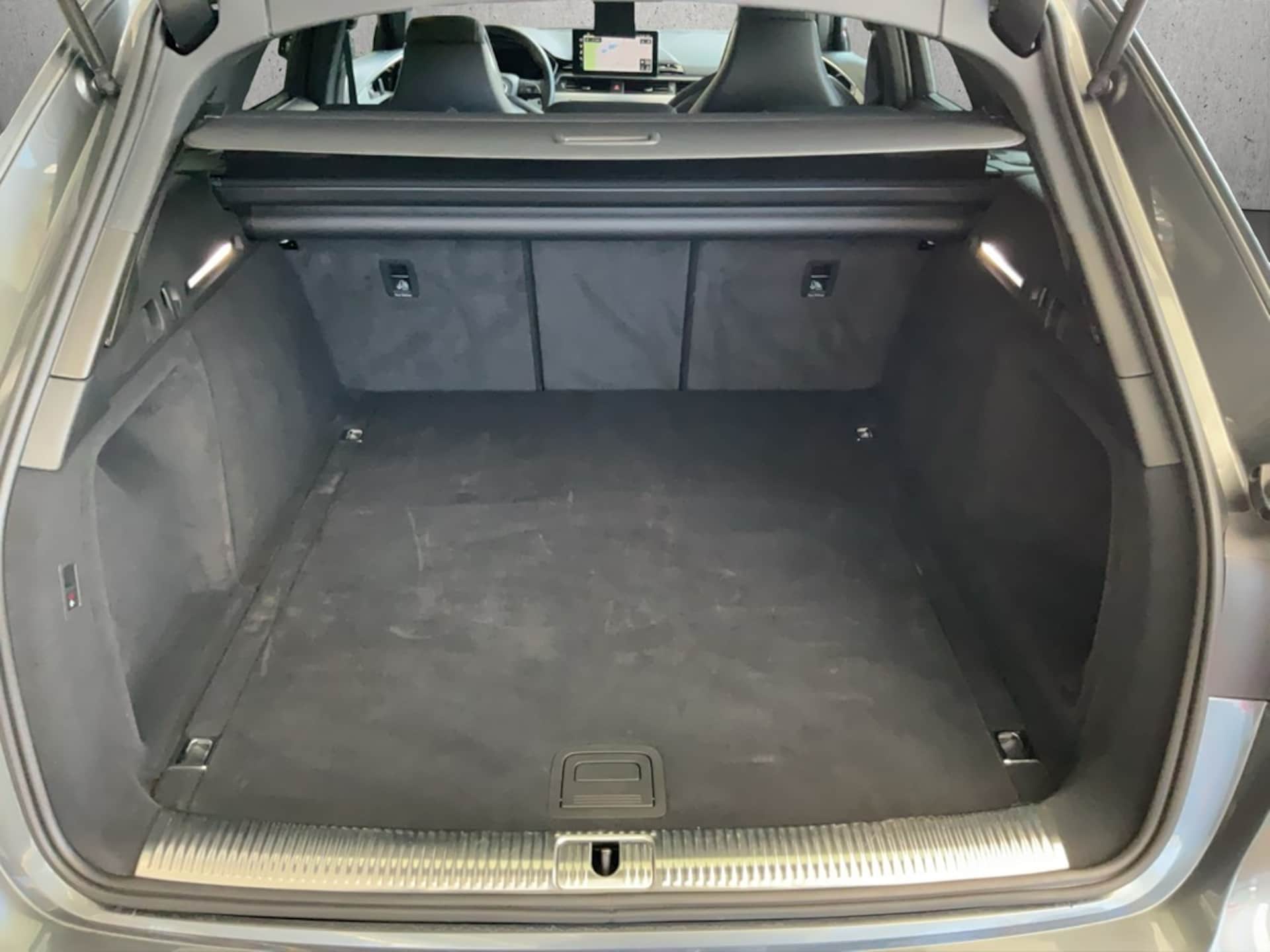 Audi A4 Avant S line