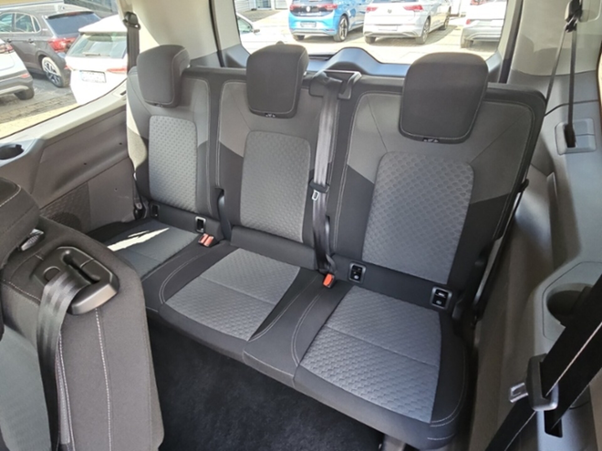 Volkswagen Caravelle Style