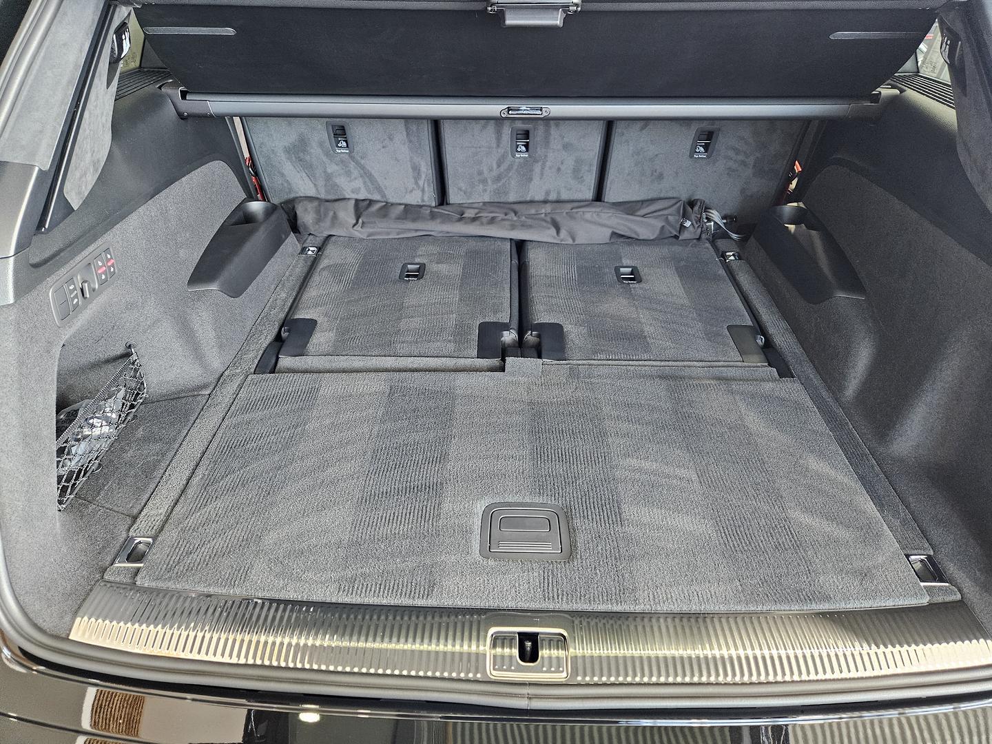 Image about Audi SQ7 SUV TFSI quattro tiptronic