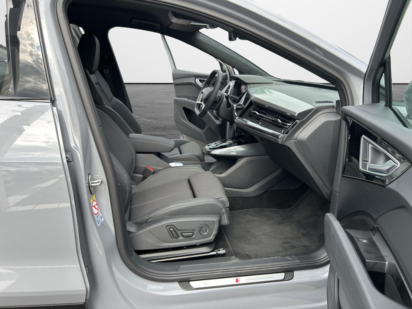Image about Audi Q4 e-tron 45 e-tron