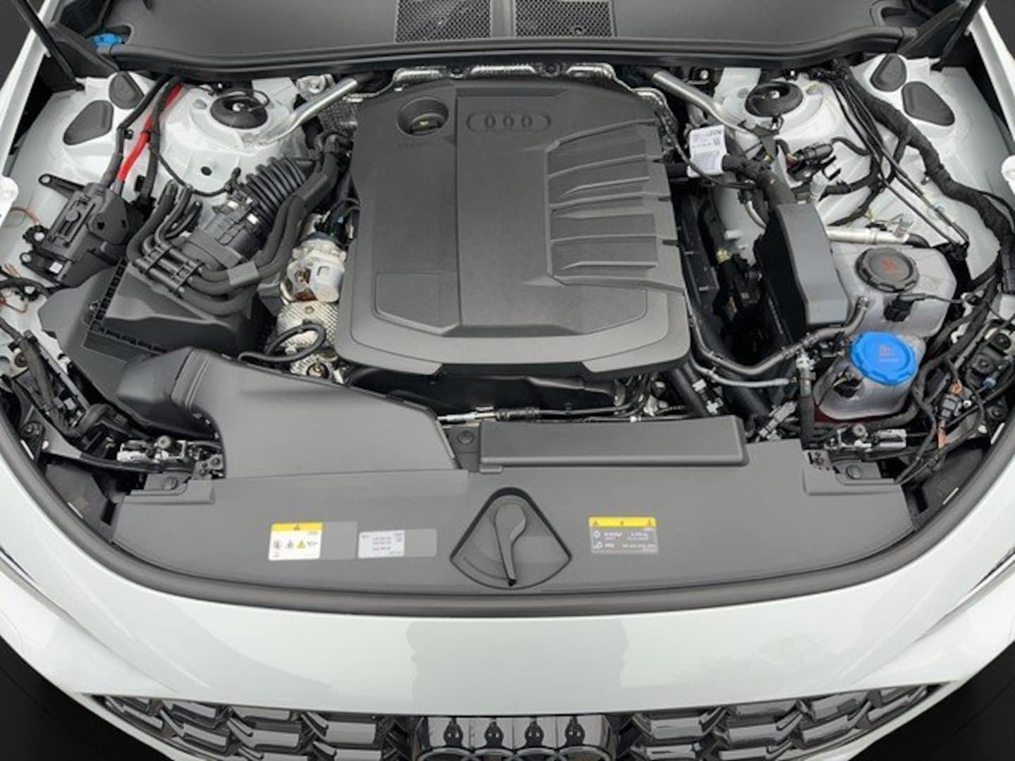 Bild über Audi A5 Avant TDI quattro 150 kW S tronic - für weitere Informationen kontaktieren Sie den Audi Partner