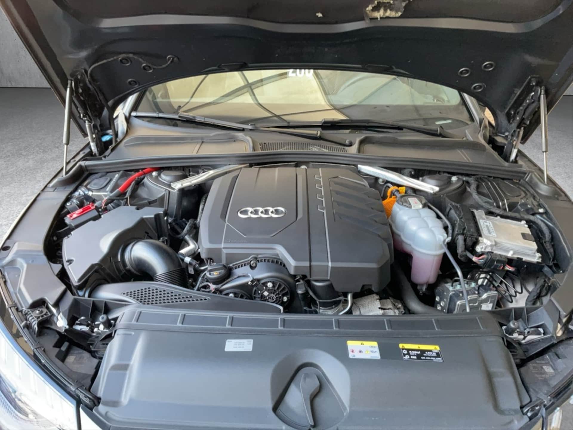 Audi A4 Avant S line