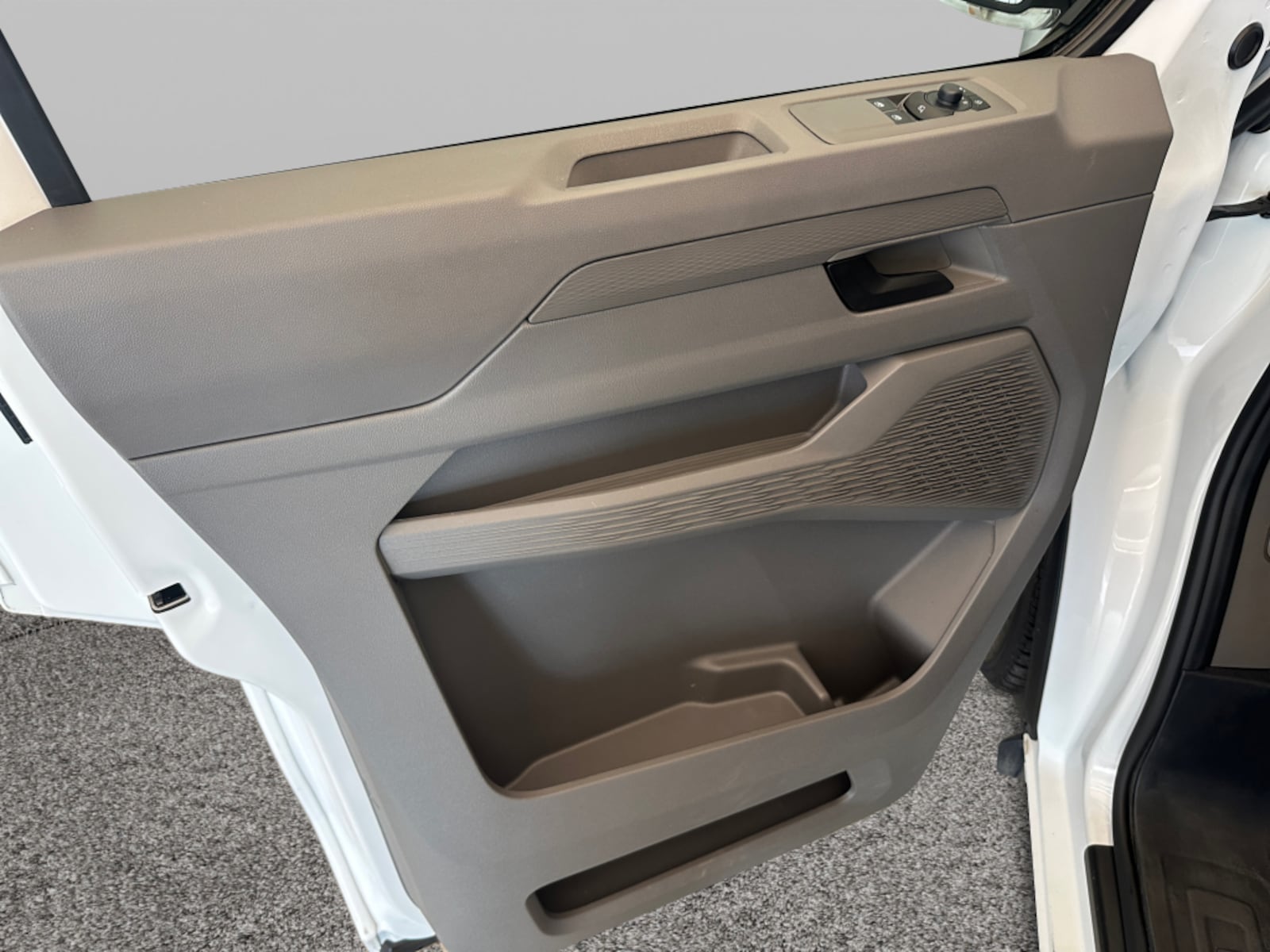 Volkswagen Transporter Kasten langer Radstand – Bild 9