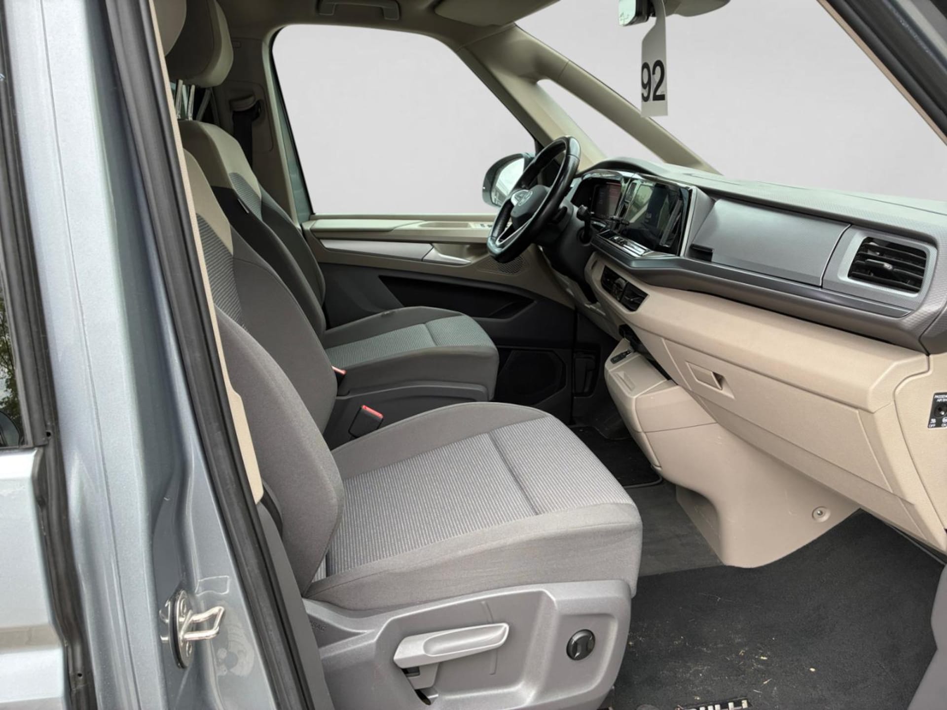 Volkswagen Multivan Langversion Basis-Modell