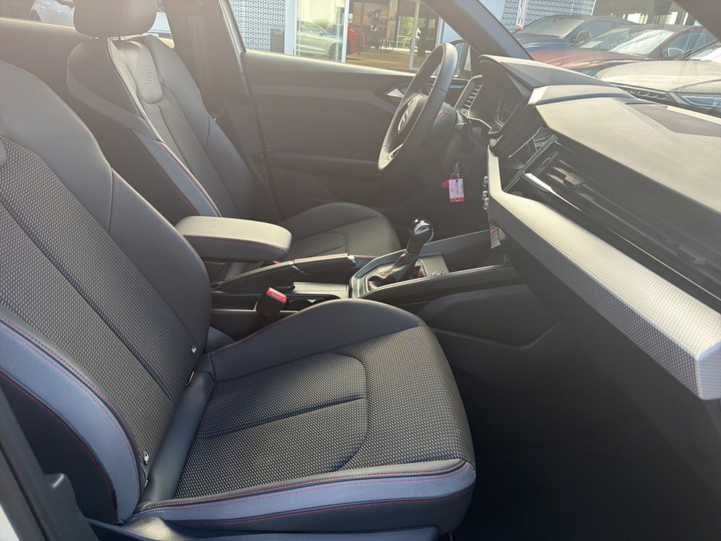 Bild über Audi A1 Sportback S line 25 TFSI S tronic - für weitere Informationen kontaktieren Sie den Audi Partner