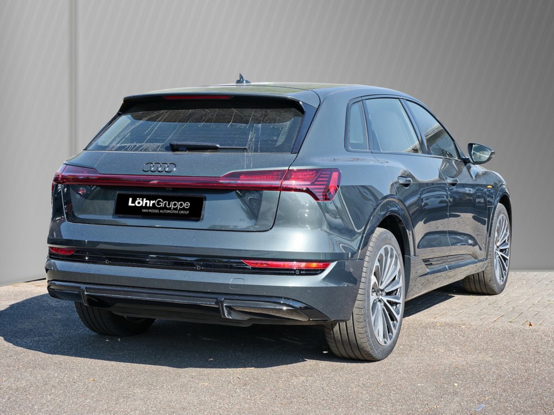Audi e-tron S line